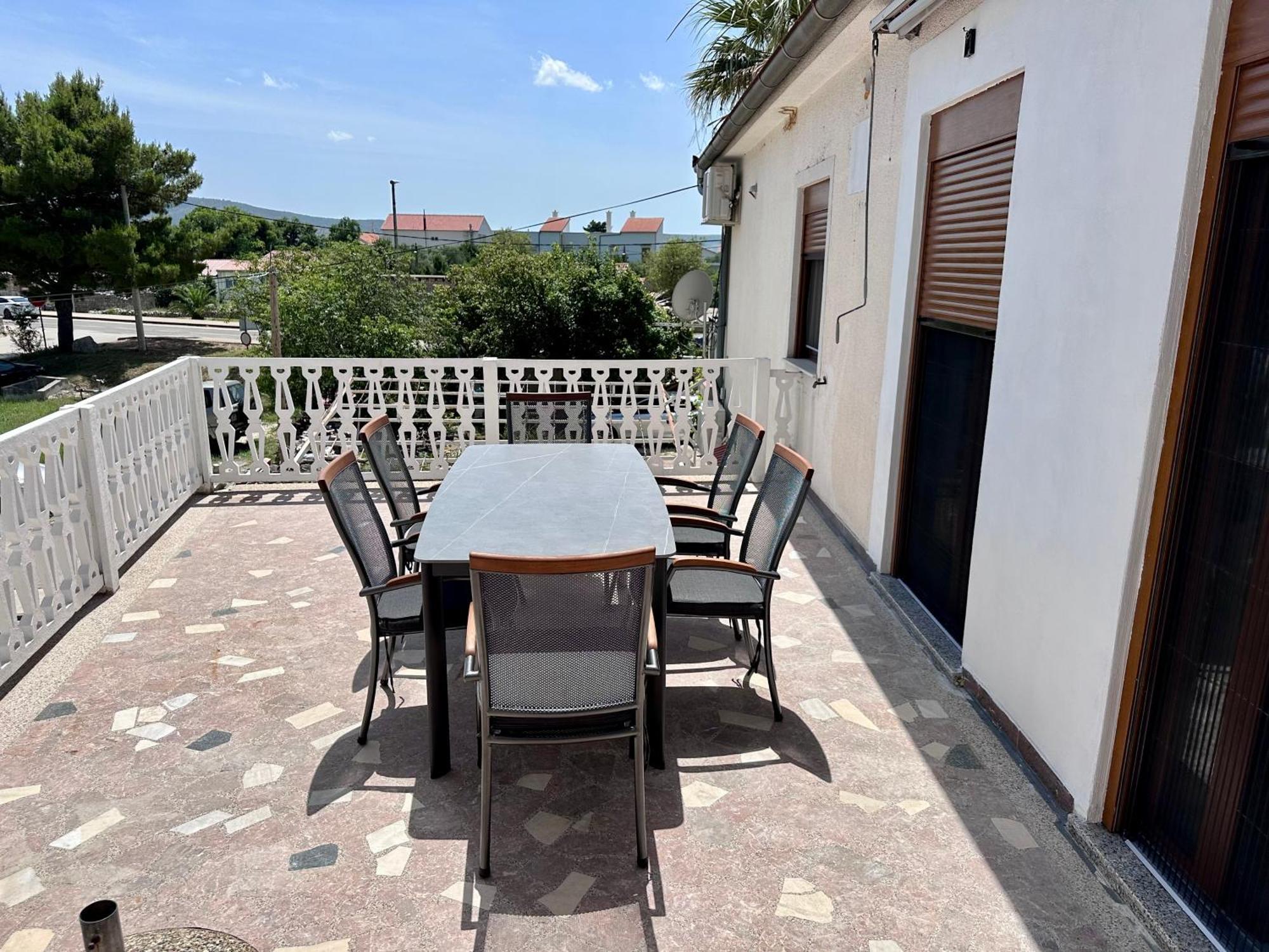 Apartmani 4 Palme Starigrad Paklenica Exterior photo