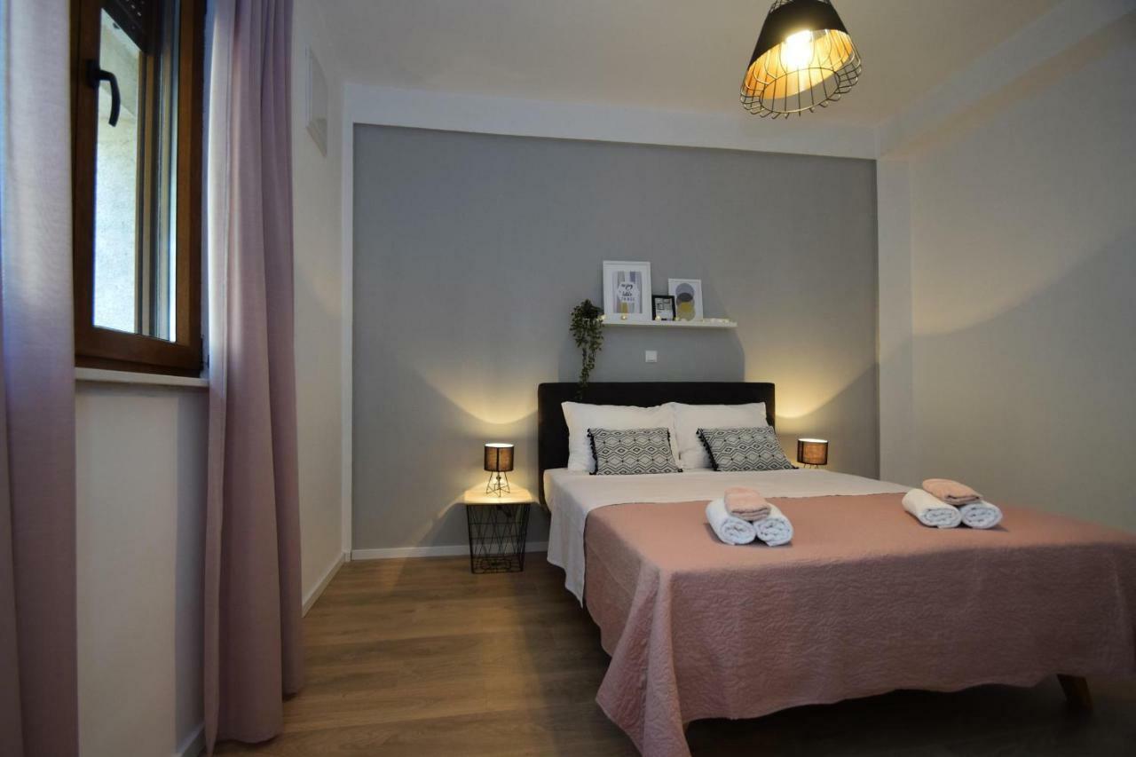Apartmani 4 Palme Starigrad Paklenica Exterior photo